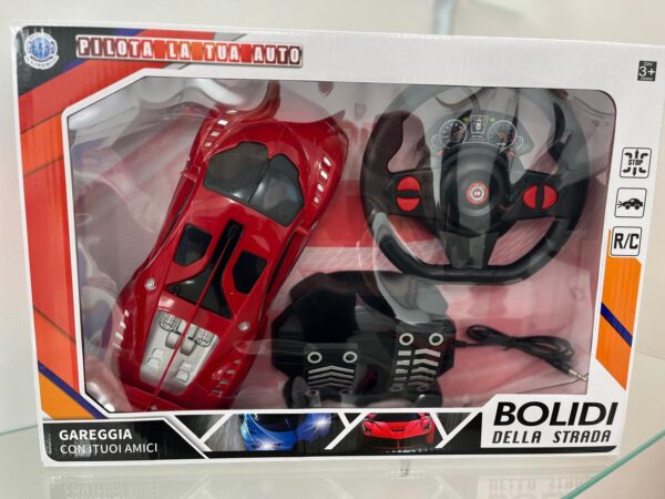 Auto radio comandata con volante
